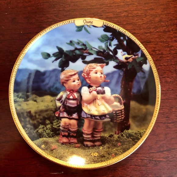 June MJ HUMMEL seasons of Joy plate